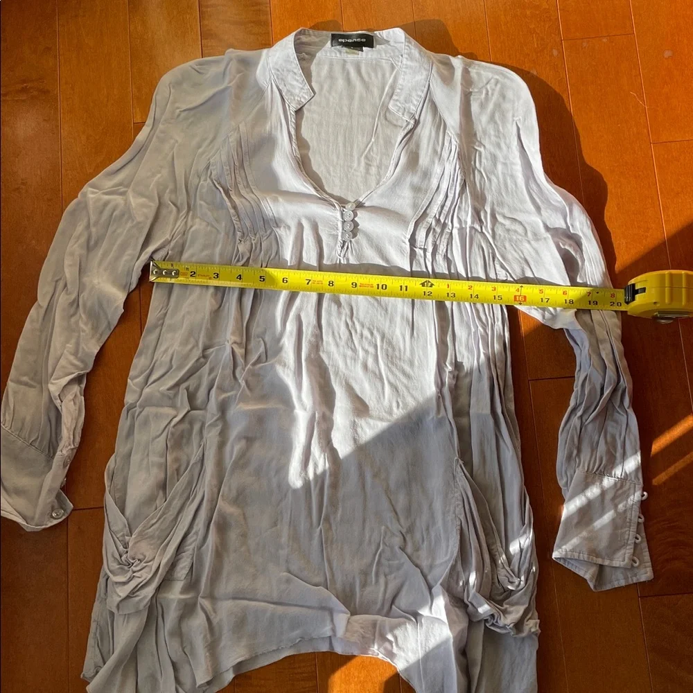 Flowy Light Gray Long Sleep Top Size Small - Picture 8 of 9